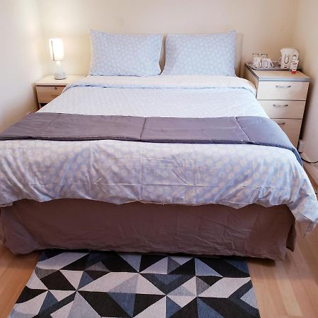 Ensuite Room Near Canal Southall Exterior foto