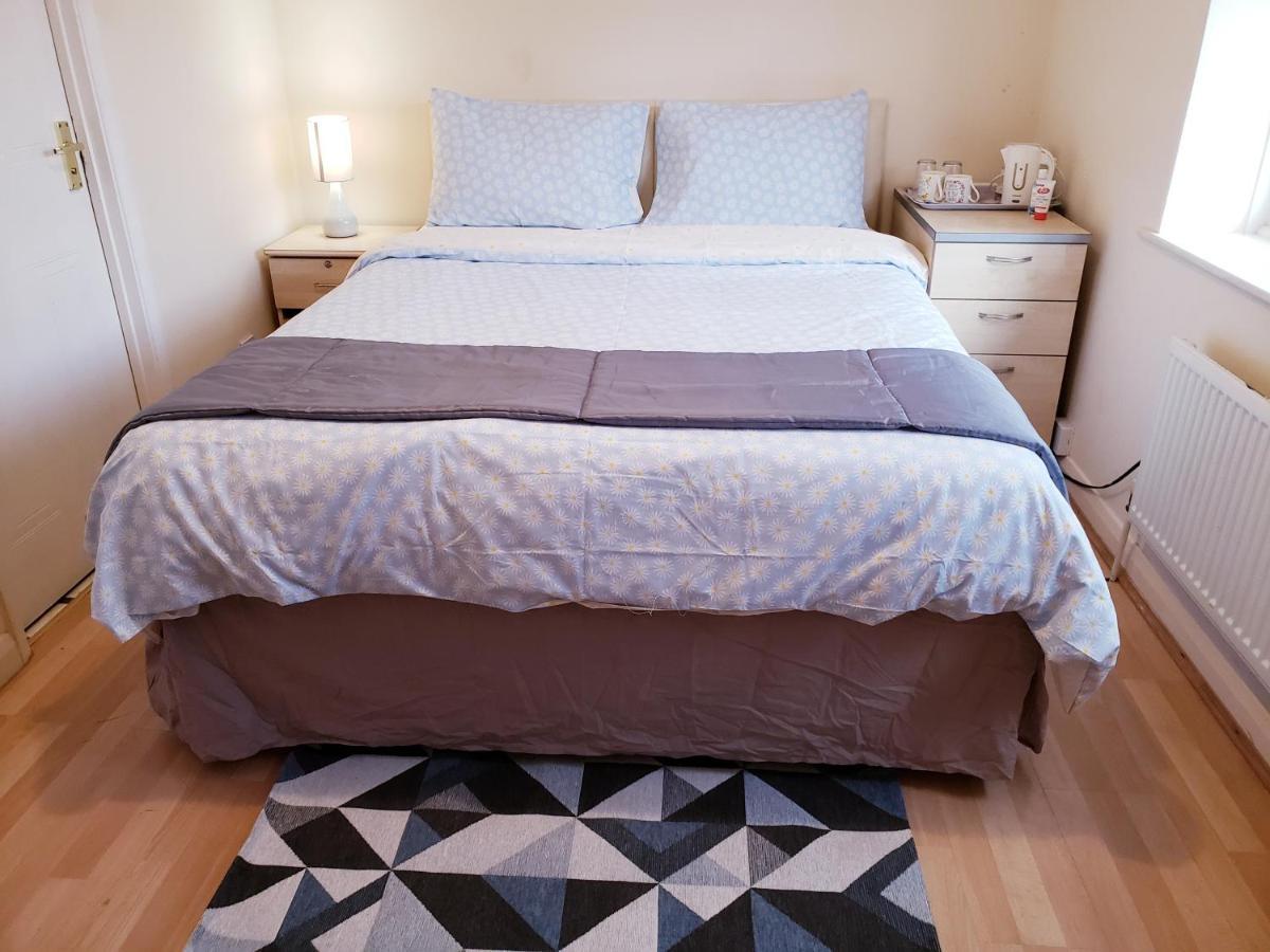 Ensuite Room Near Canal Southall Exterior foto