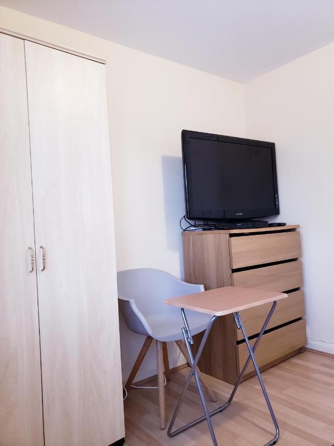 Ensuite Room Near Canal Southall Exterior foto