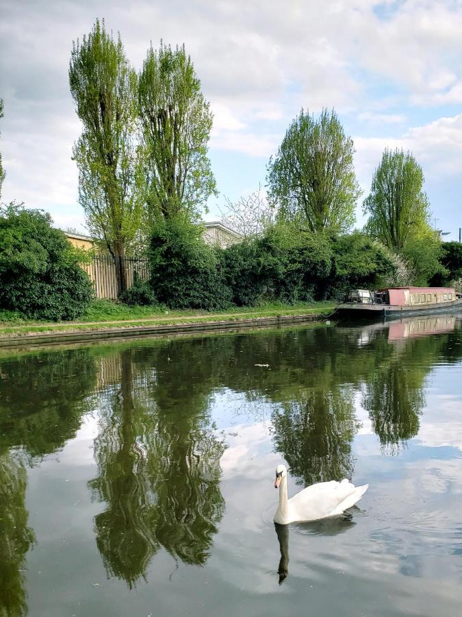 Ensuite Room Near Canal Southall Exterior foto