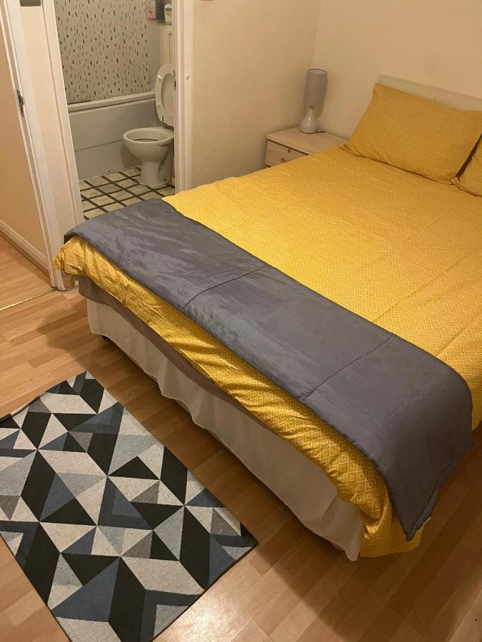 Ensuite Room Near Canal Southall Exterior foto