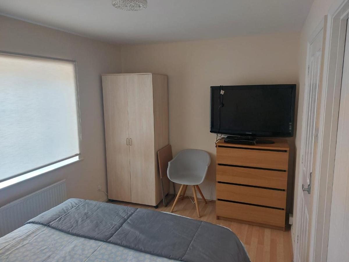 Ensuite Room Near Canal Southall Exterior foto