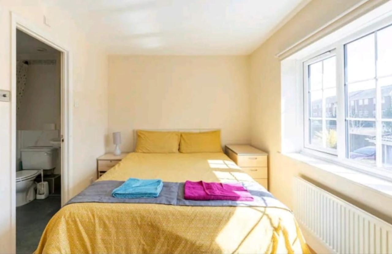 Ensuite Room Near Canal Southall Exterior foto